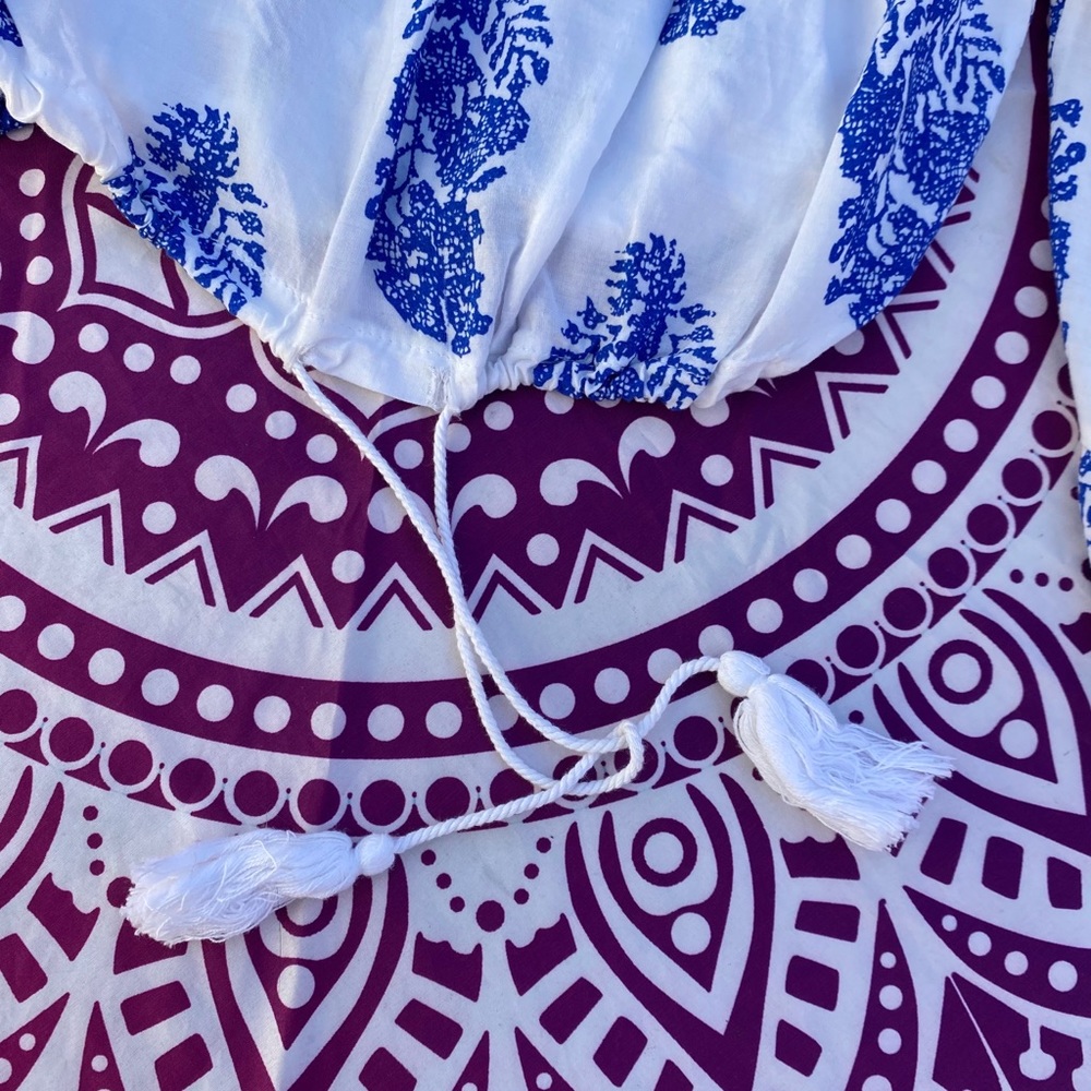 Gorgeous Blue & White Boutique Crop Top - Picture 3 of 5